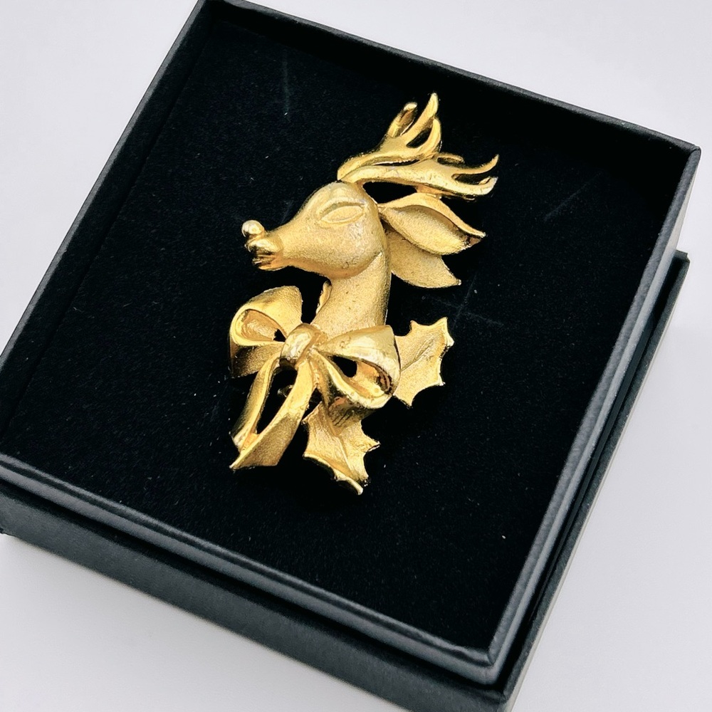 Christmas Reindeer Brooch Pin Goldtone Holiday Deer Rudolph - Picture 1 of 6